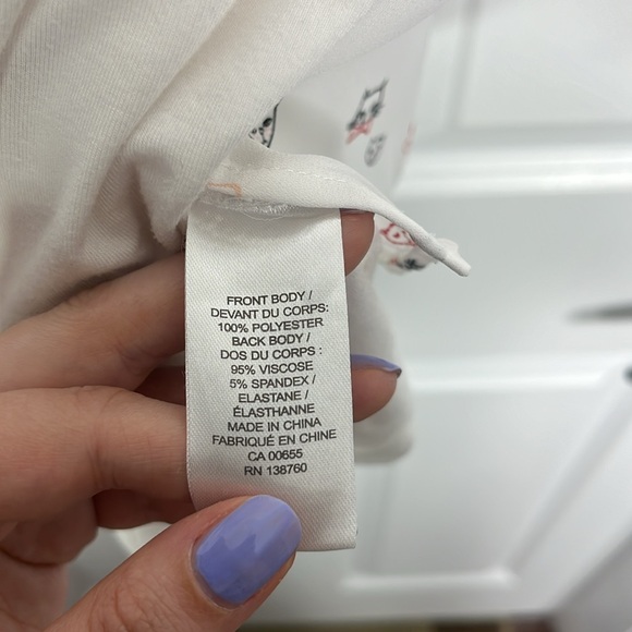 RW&CO. Cute White Cat Print Top | Size M - Picture 6 of 6